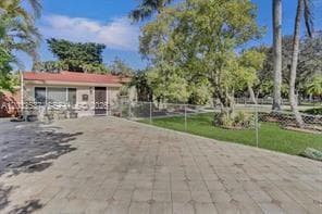 2199 NE 182nd St # 1, North Miami Beach FL 33162 — 2