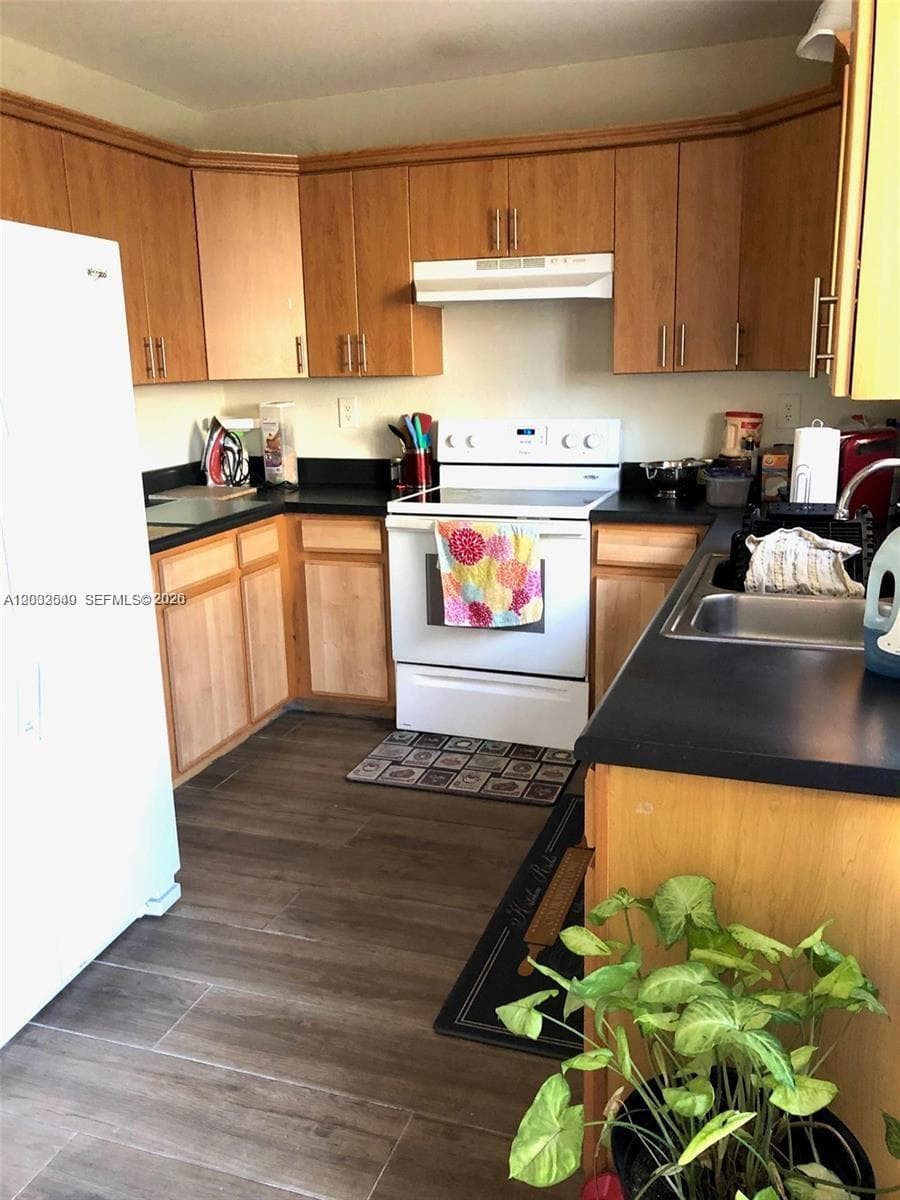 2090 NE 167th St # 112, North Miami Beach FL 33162 — 5