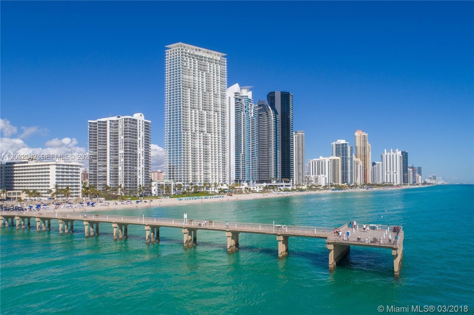 17201 Collins Ave# DEN # 1203, Sunny Isles Beach FL 33160 — 26
