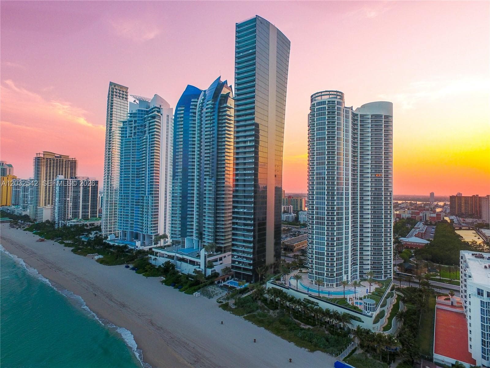 17201 Collins Ave# DEN # 1203, Sunny Isles Beach FL 33160 — 24