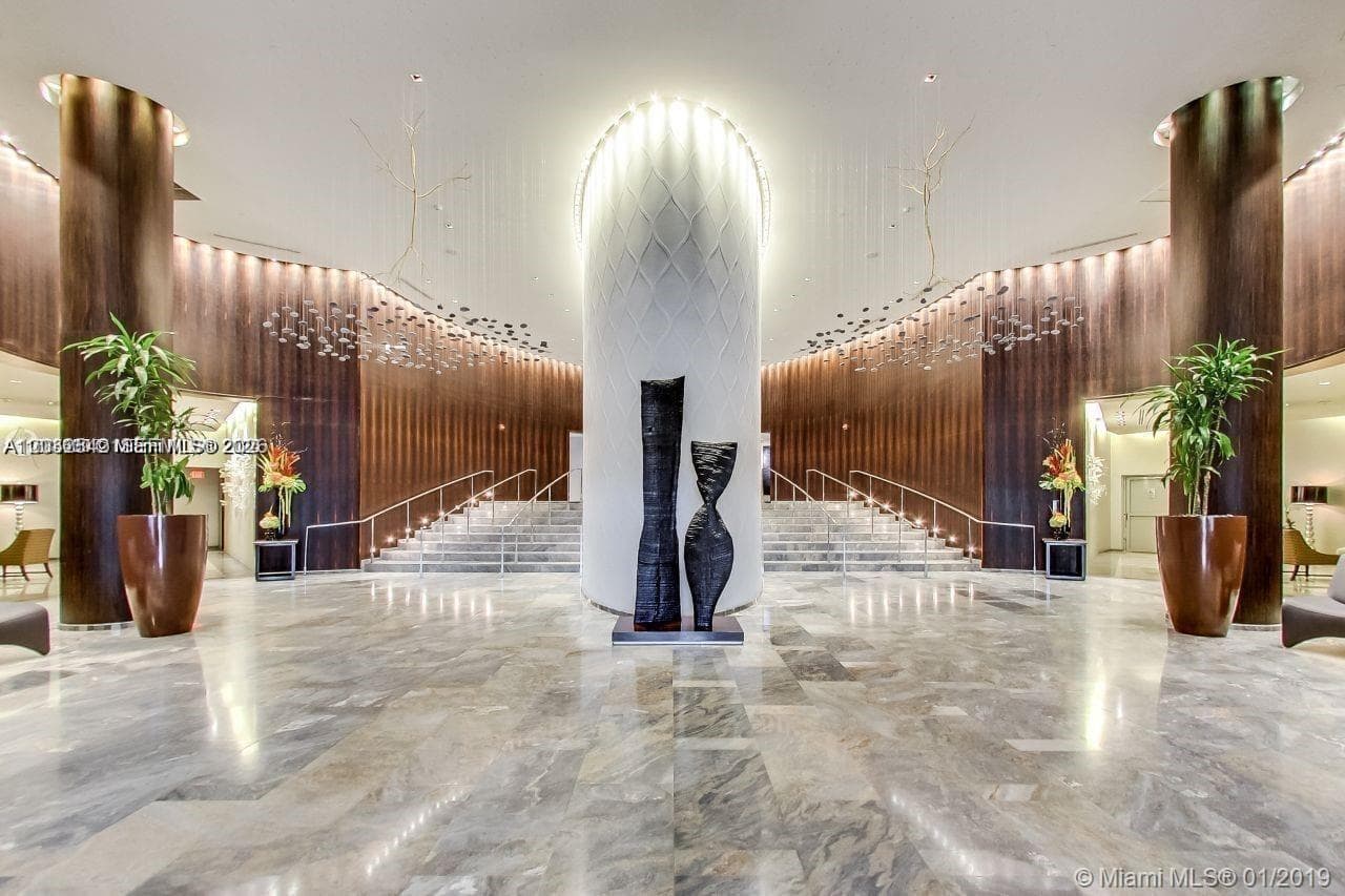 17201 Collins Ave# DEN # 1203, Sunny Isles Beach FL 33160 — 30