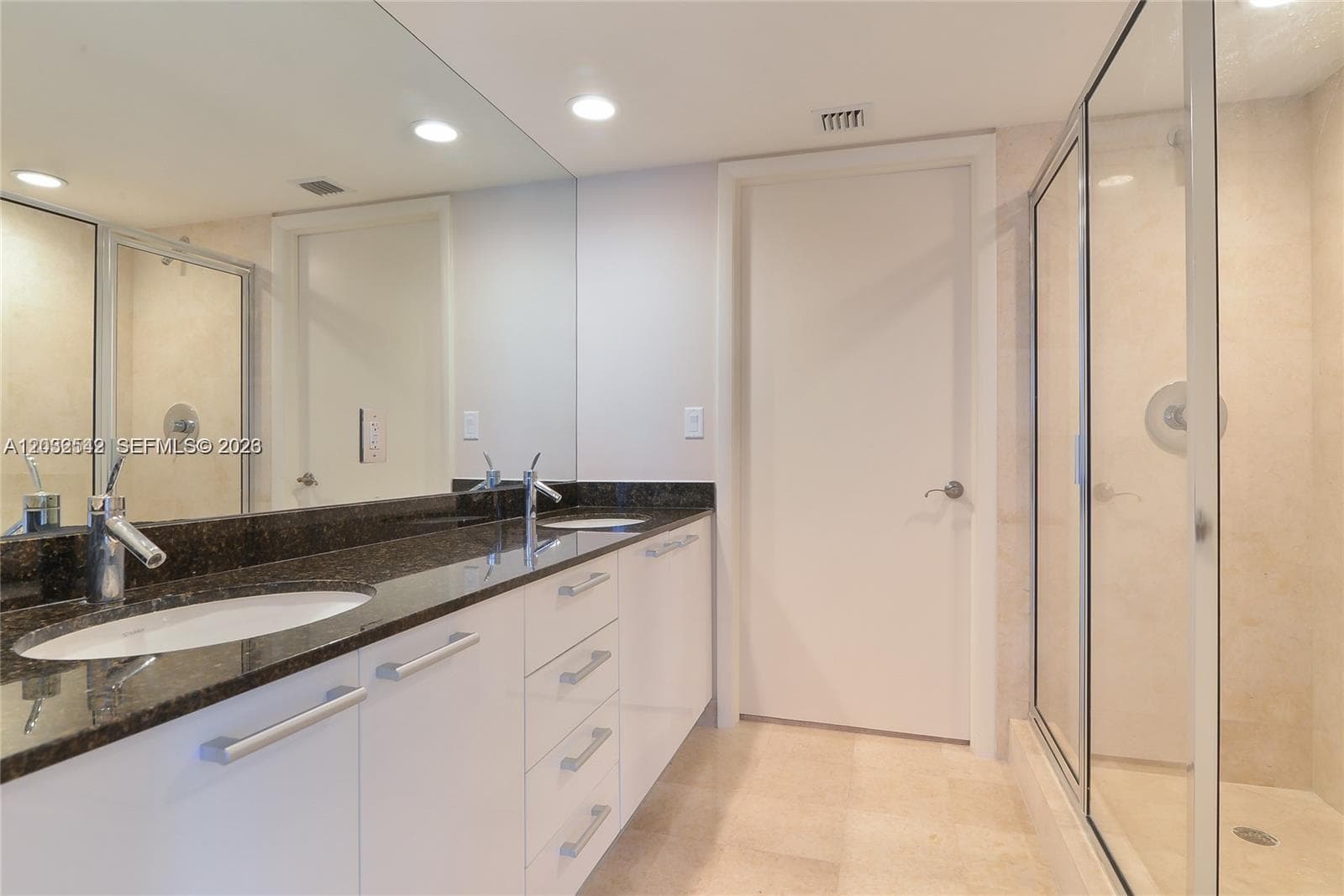 17201 Collins Ave# DEN # 1203, Sunny Isles Beach FL 33160 — 18