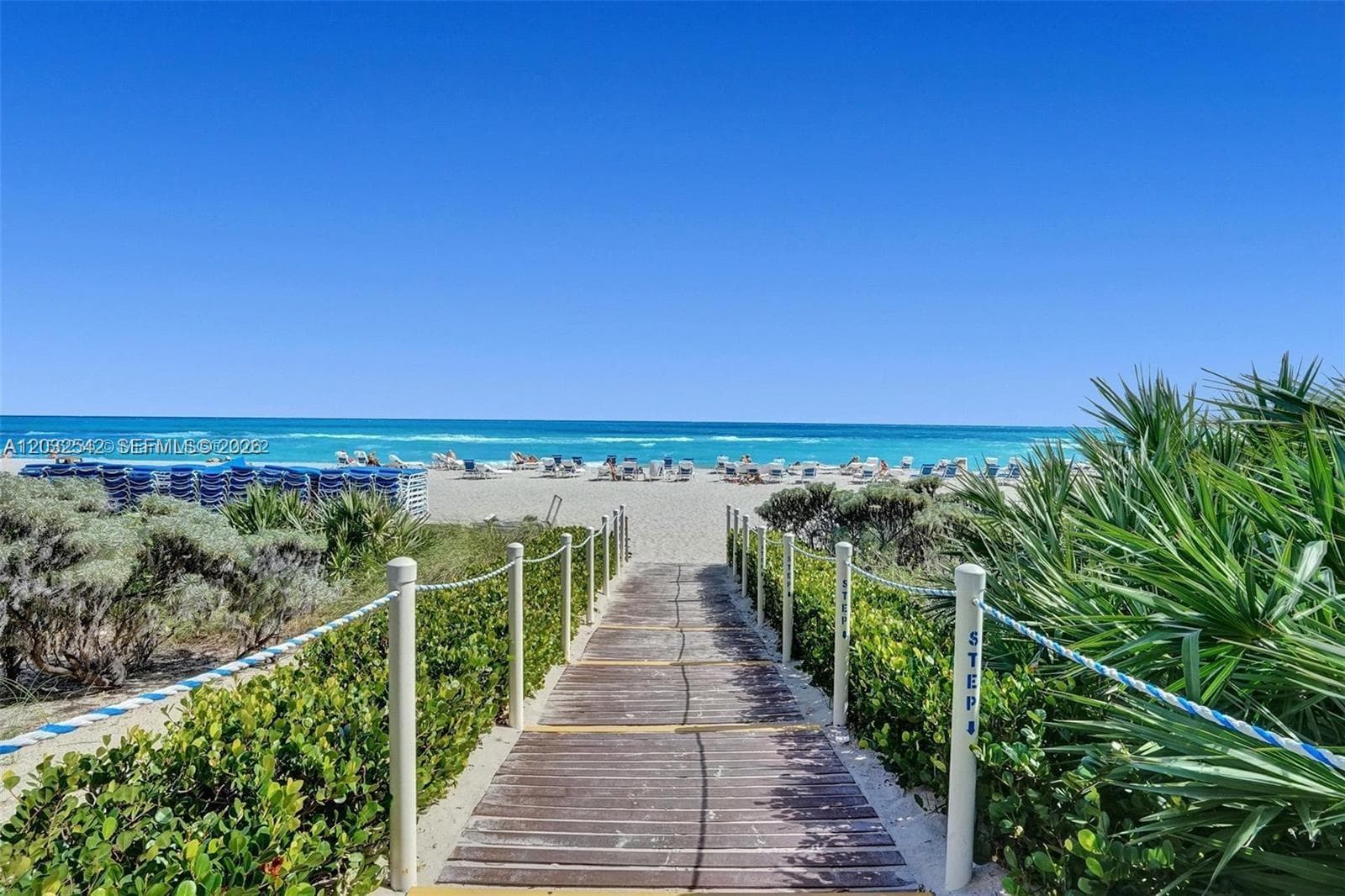 17201 Collins Ave# DEN # 1203, Sunny Isles Beach FL 33160 — 21