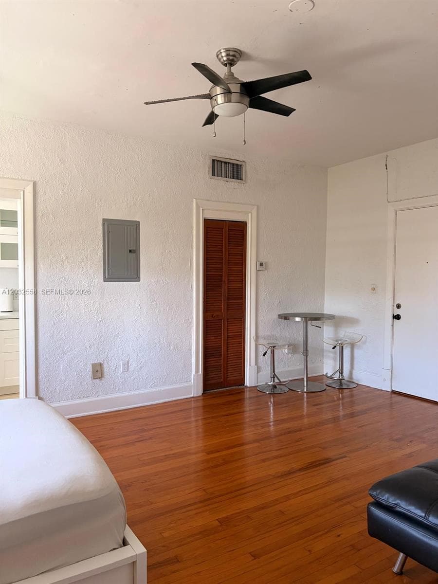 900 16th St # 301, Miami Beach FL 33139 — 12