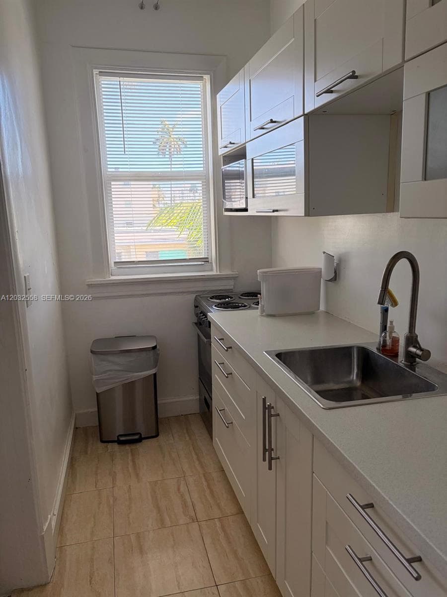 900 16th St # 301, Miami Beach FL 33139 — 3