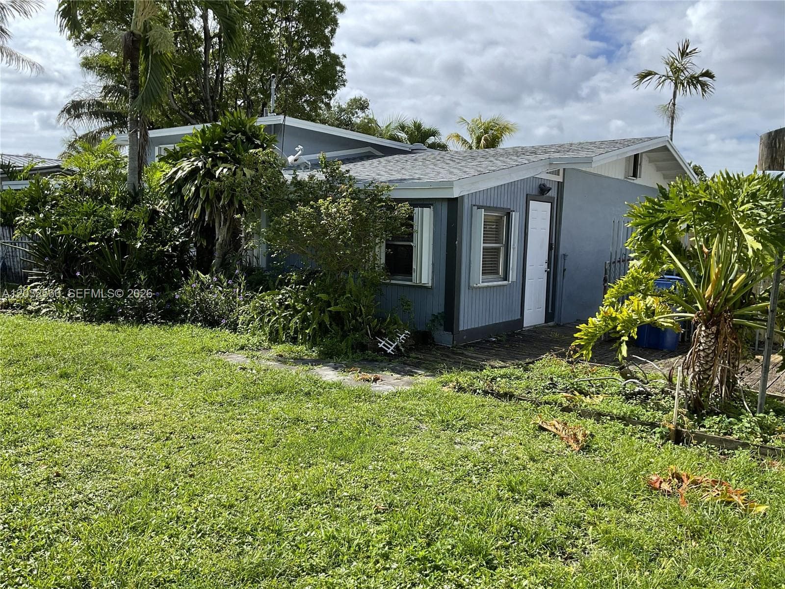 1245 NE 203rd St, Miami FL 33179 — 27