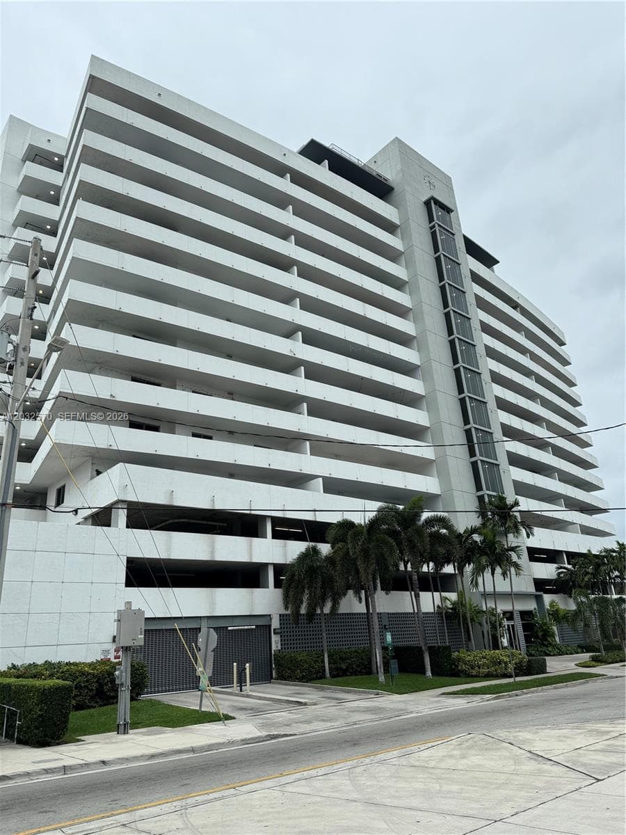 36 NW 6th Ave # 601, Miami FL 33128 — 1