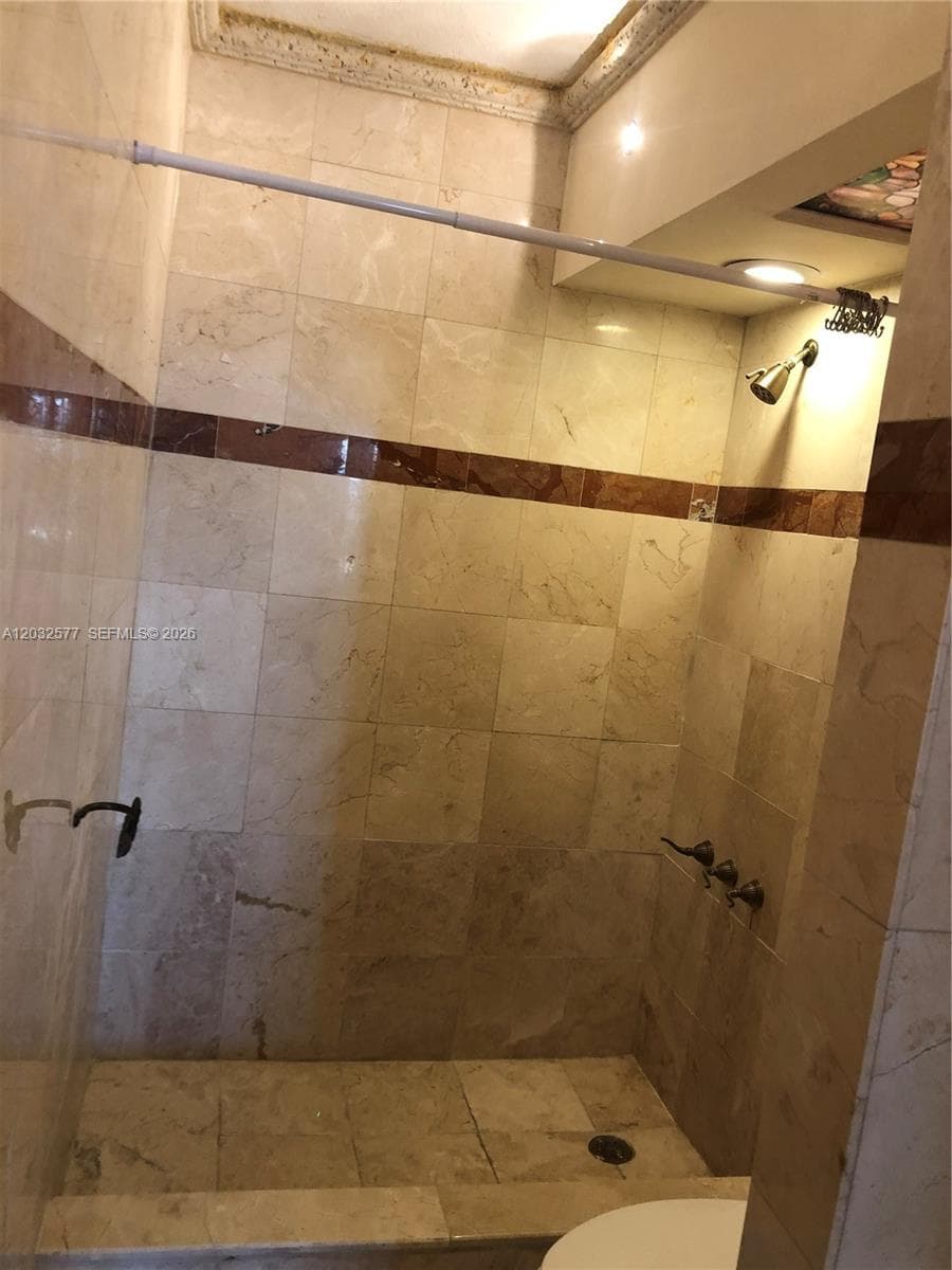 5005 Collins Ave # 1202, Miami Beach FL 33140 — 17