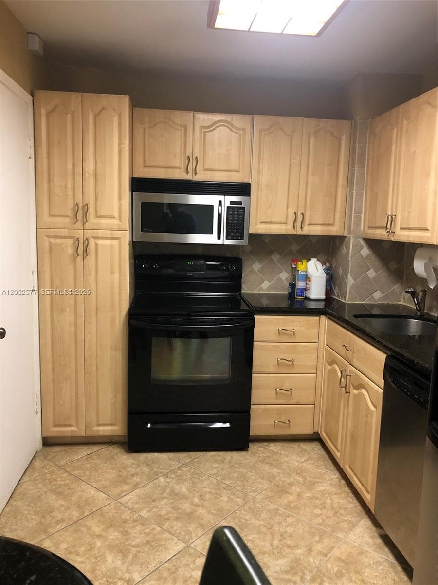 5005 Collins Ave # 1202, Miami Beach FL 33140 — 14
