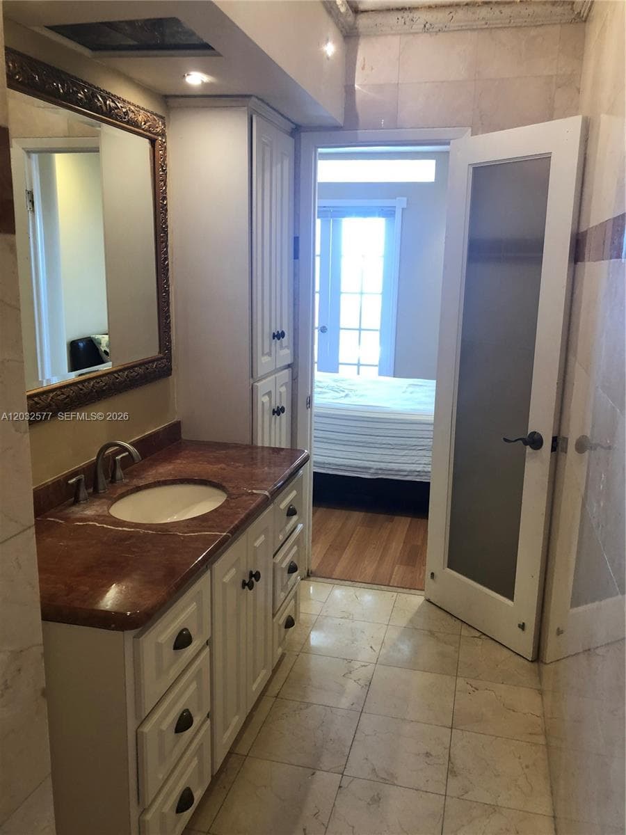 5005 Collins Ave # 1202, Miami Beach FL 33140 — 18