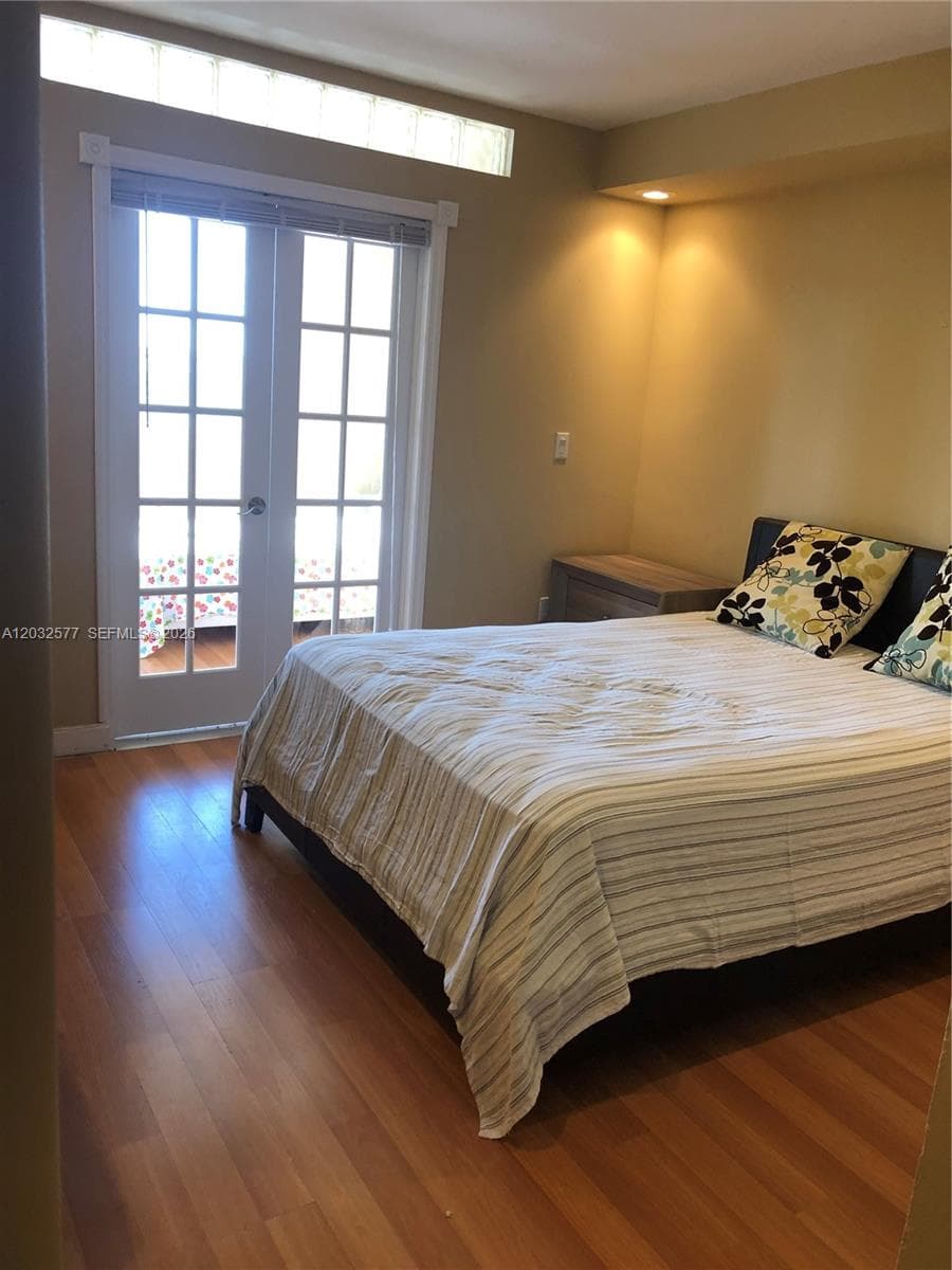 5005 Collins Ave # 1202, Miami Beach FL 33140 — 8