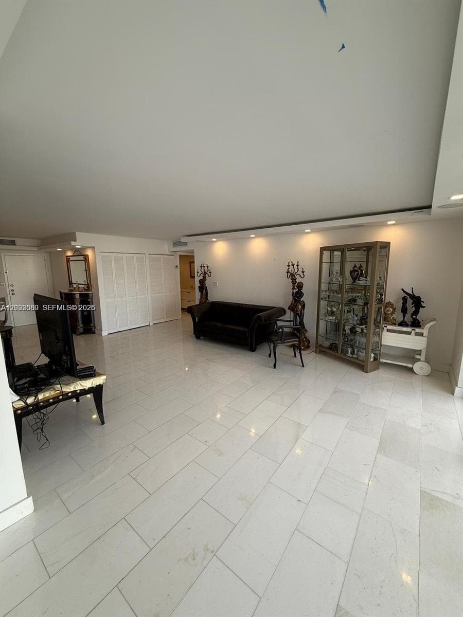 Winston Towers 600 Condo, Sunny Isles Beach, FL — 4