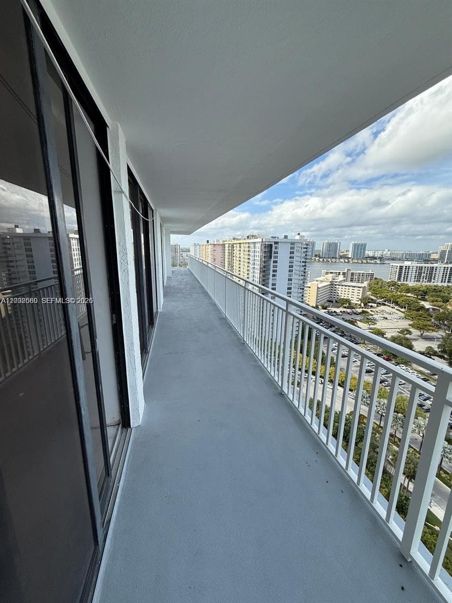Winston Towers 600 Condo, Sunny Isles Beach, FL — 8