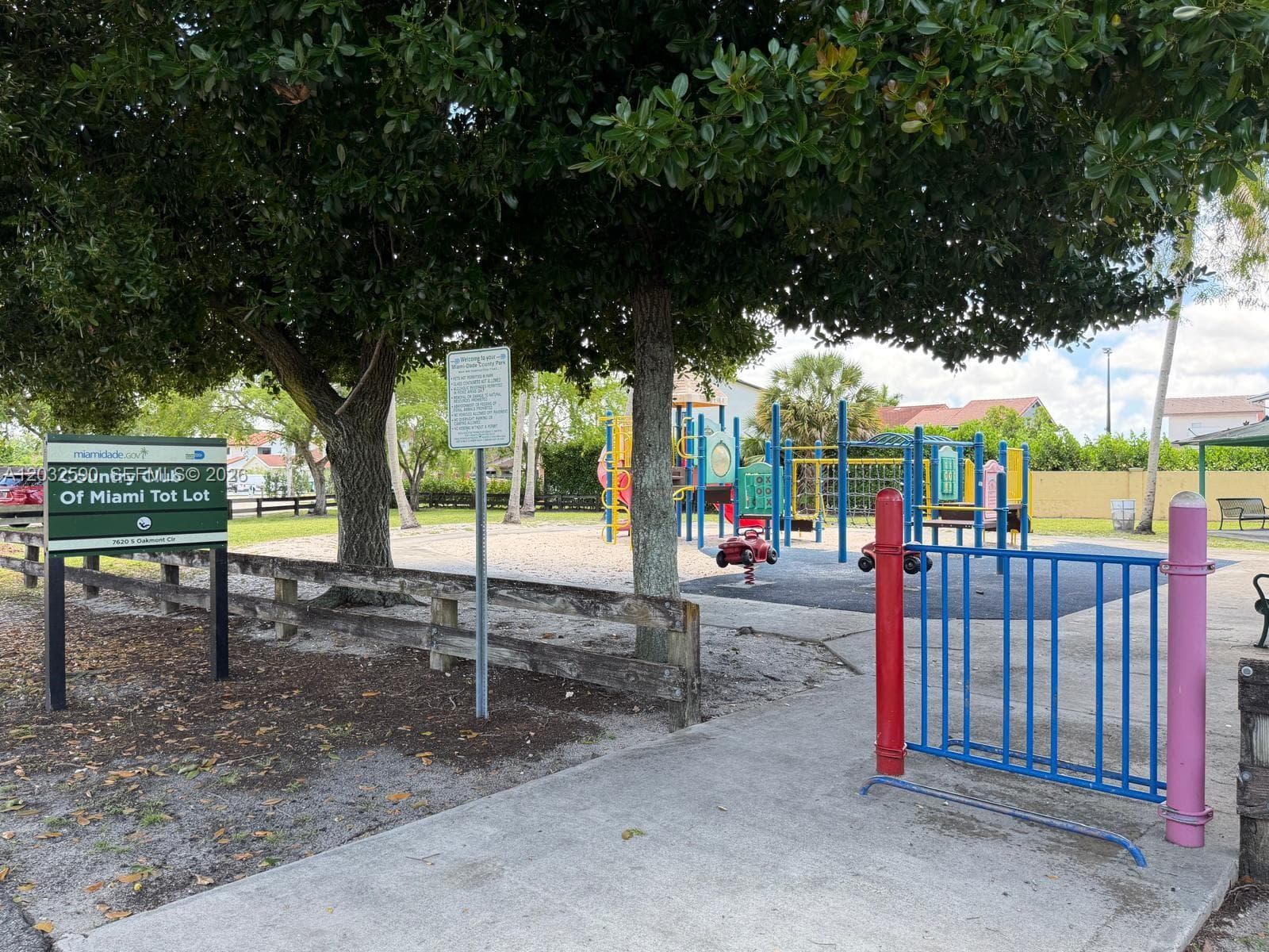 18801 Oakland Hills Dr, Hialeah FL 33015 — 23