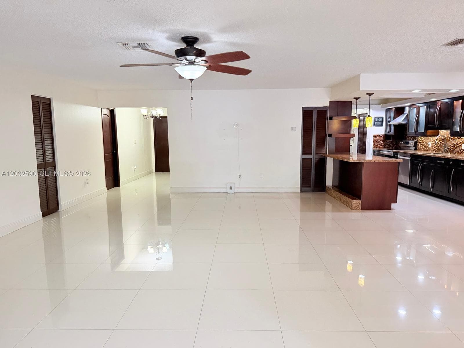 18801 Oakland Hills Dr, Hialeah FL 33015 — 6