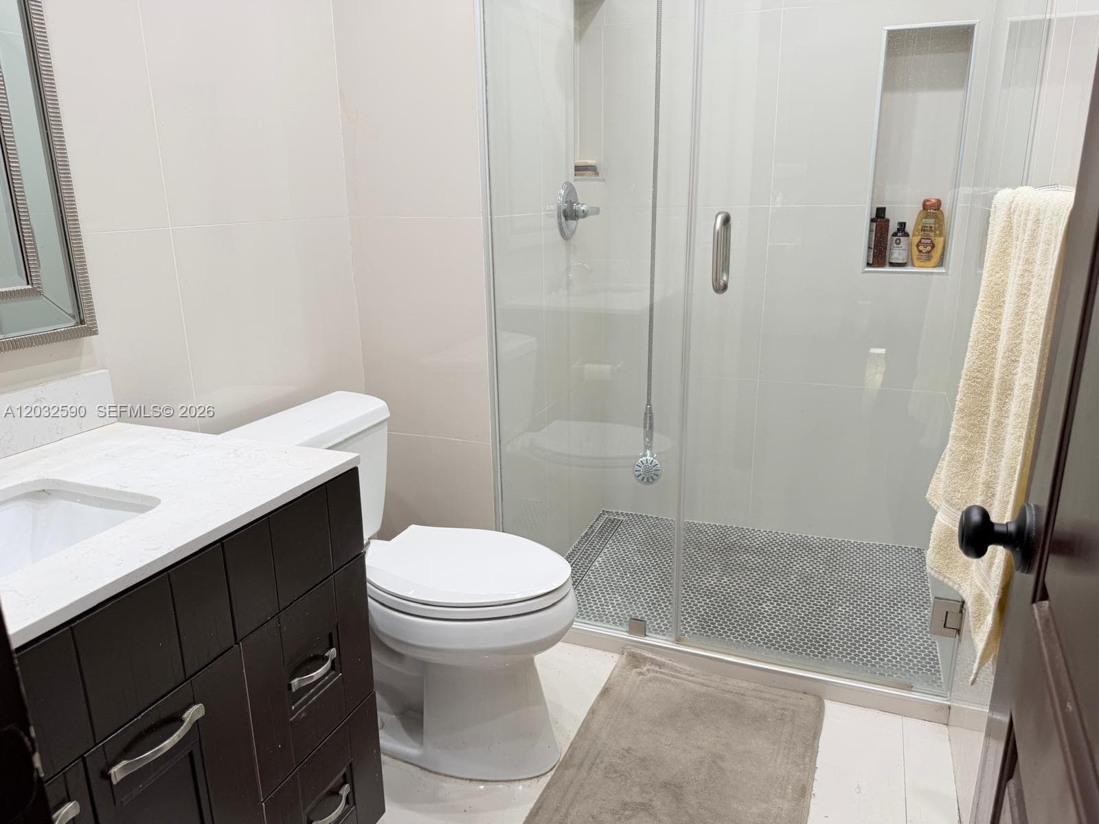 18801 Oakland Hills Dr, Hialeah FL 33015 — 17