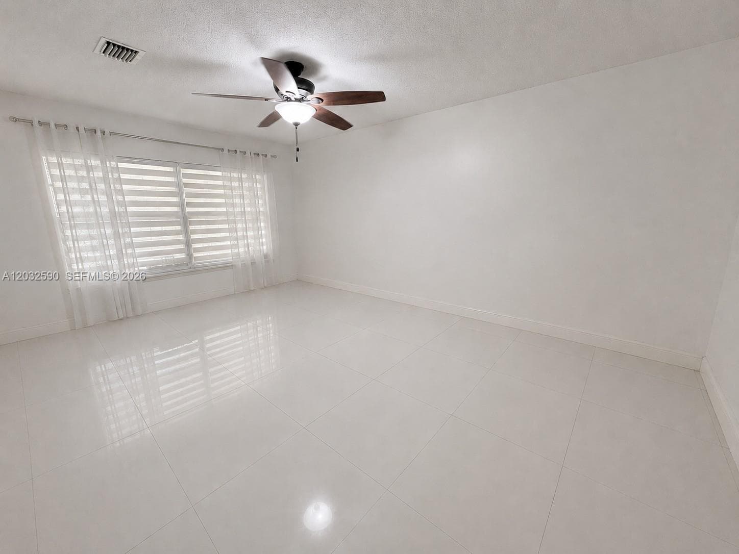 18801 Oakland Hills Dr, Hialeah FL 33015 — 12