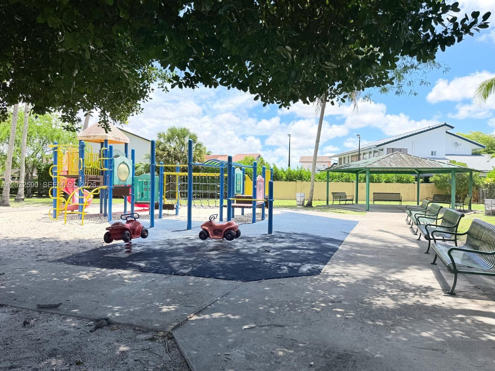 18801 Oakland Hills Dr, Hialeah FL 33015 — 22