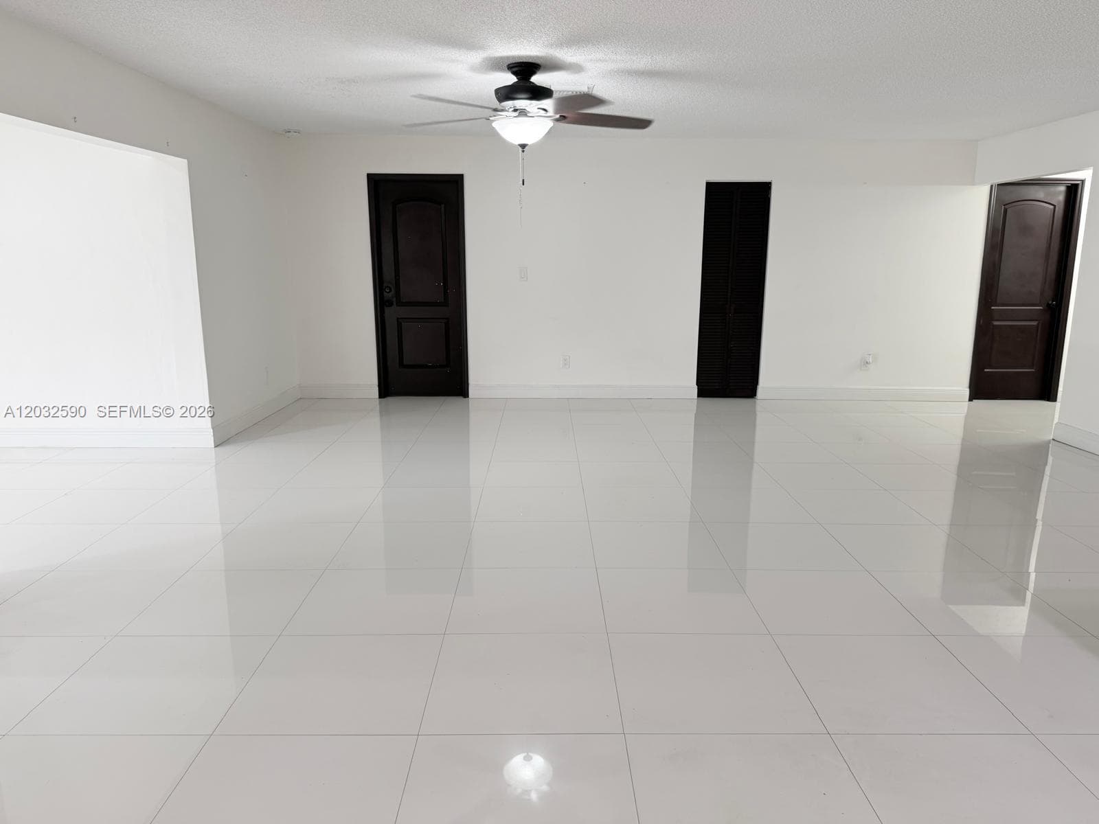18801 Oakland Hills Dr, Hialeah FL 33015 — 7