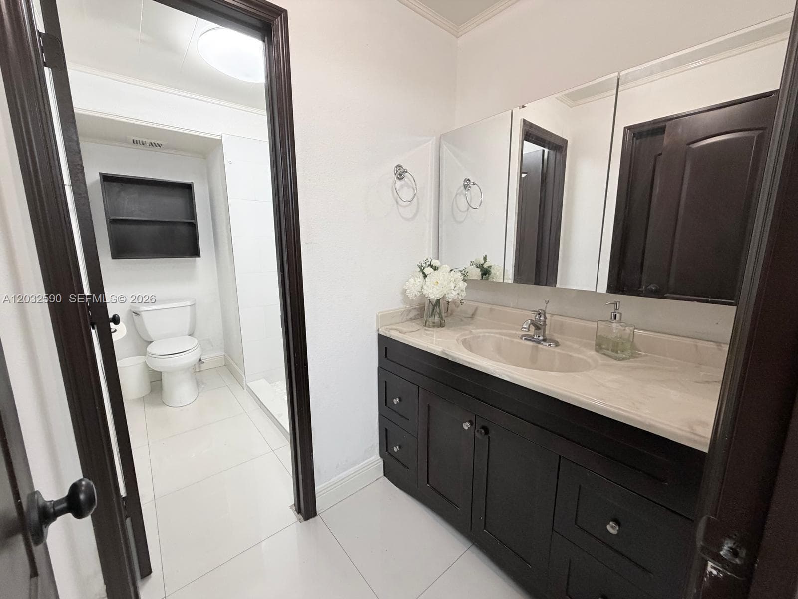 18801 Oakland Hills Dr, Hialeah FL 33015 — 20