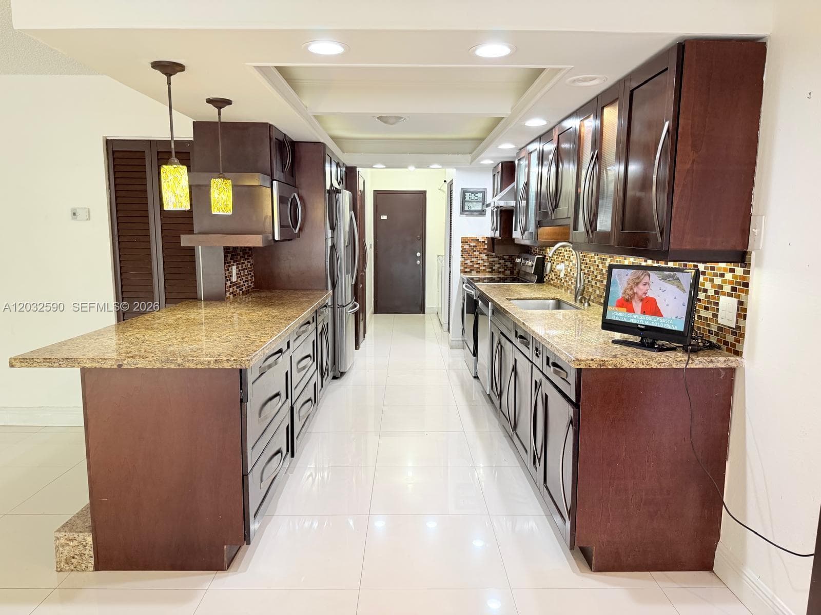 18801 Oakland Hills Dr, Hialeah FL 33015 — 9