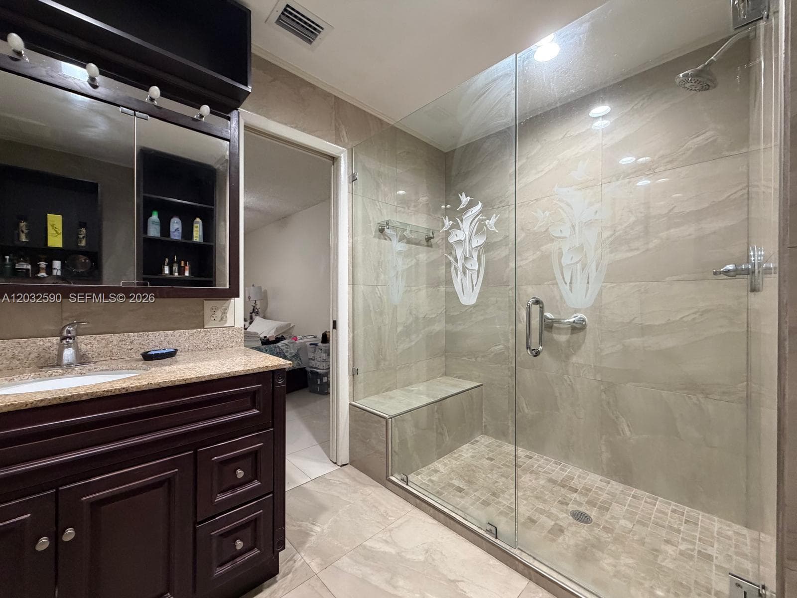 18801 Oakland Hills Dr, Hialeah FL 33015 — 14