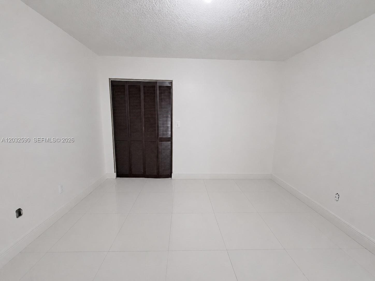 18801 Oakland Hills Dr, Hialeah FL 33015 — 18