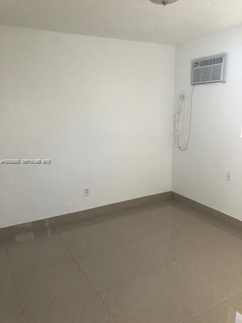 1045 SW 4th St # 5, Miami FL 33130 — 8