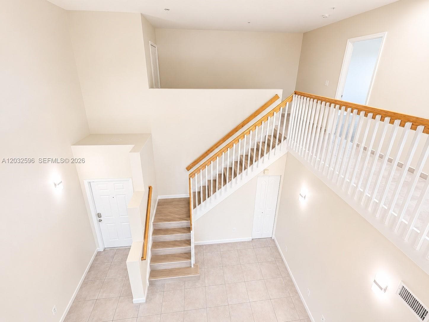 Poinciana Lakes Villas Co, Hialeah, FL — 3