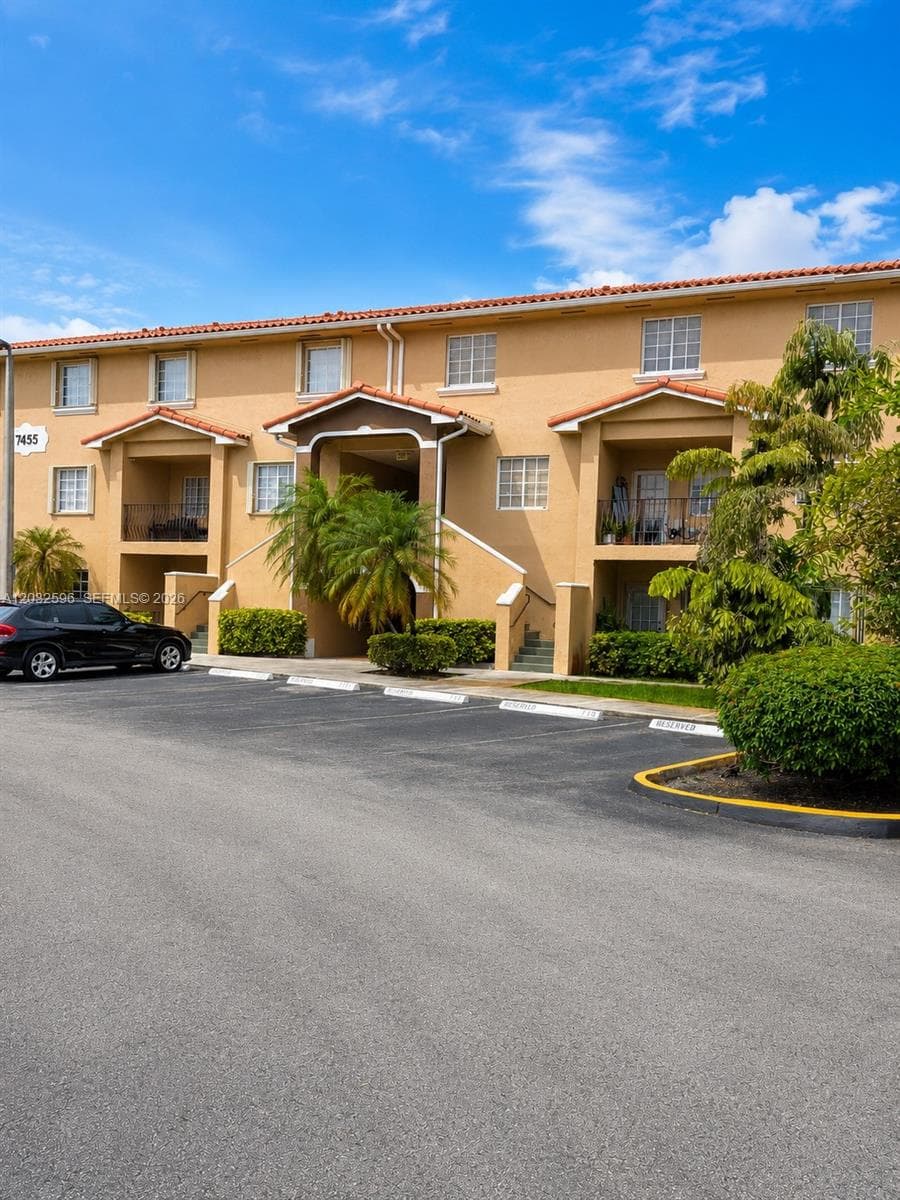 Poinciana Lakes Villas Co, Hialeah, FL — 28