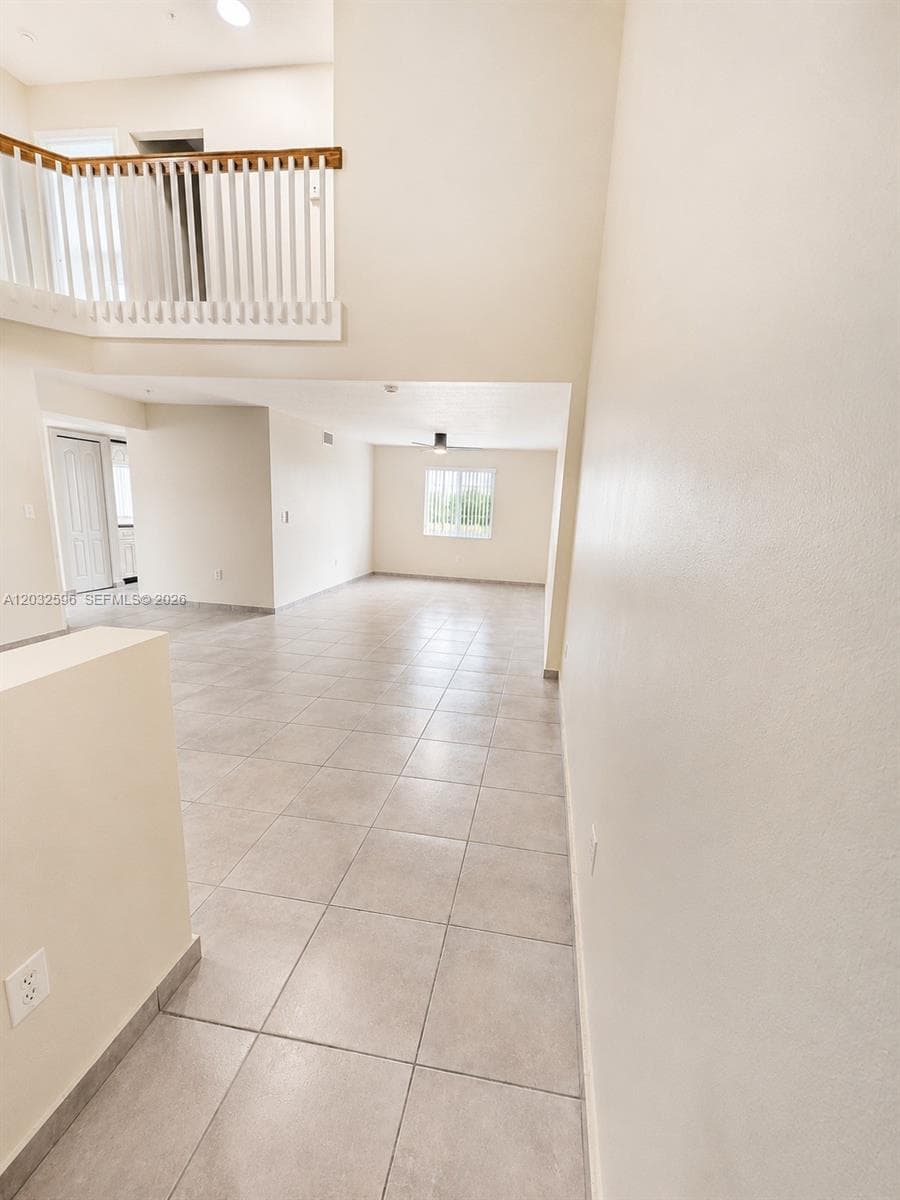 Poinciana Lakes Villas Co, Hialeah, FL — 5