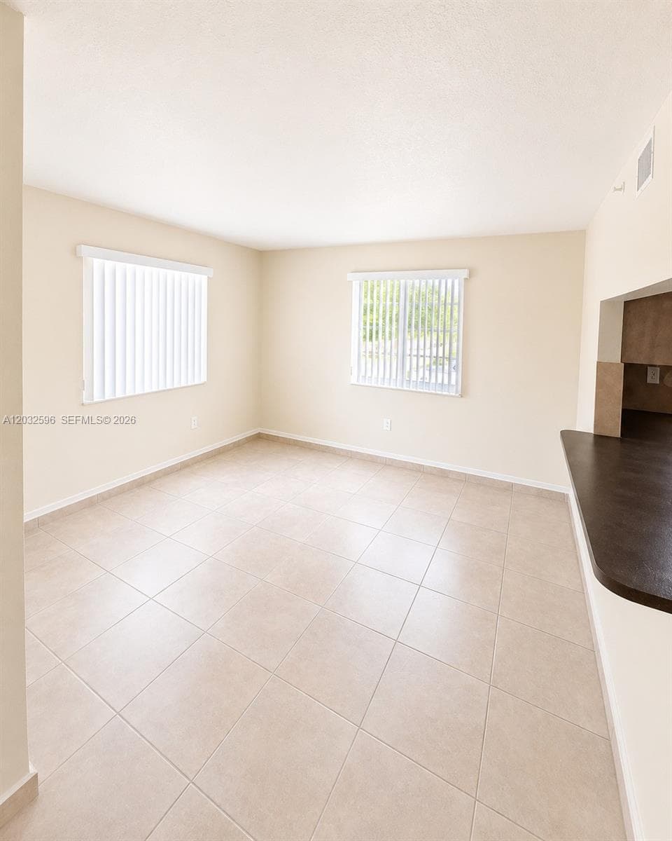 Poinciana Lakes Villas Co, Hialeah, FL — 9