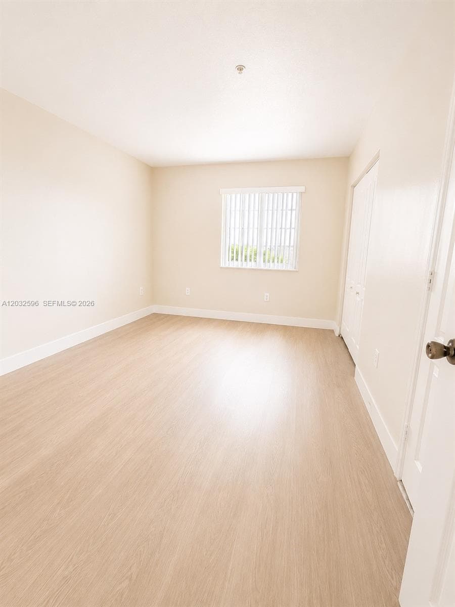 Poinciana Lakes Villas Co, Hialeah, FL — 24