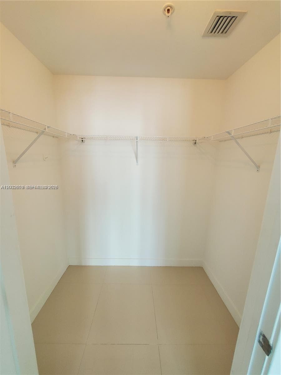 1111 SW 1  AVE, Miami FL 33130 — 6