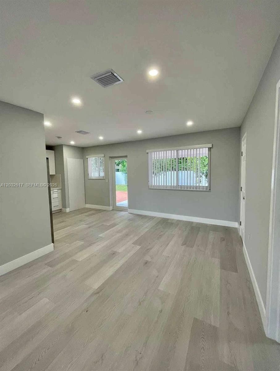 950 NW 36th Ave # 0, Miami FL 33125 — 12