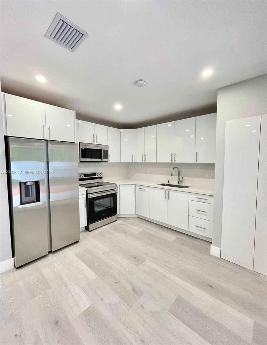 950 NW 36th Ave # 0, Miami FL 33125 — 8