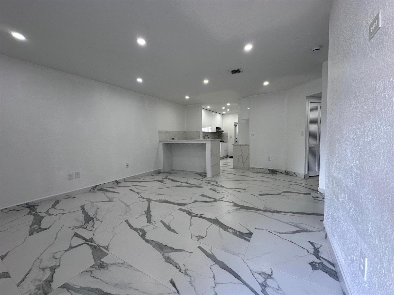 300 E 4th Street # 103, Hialeah FL 33010 — 7