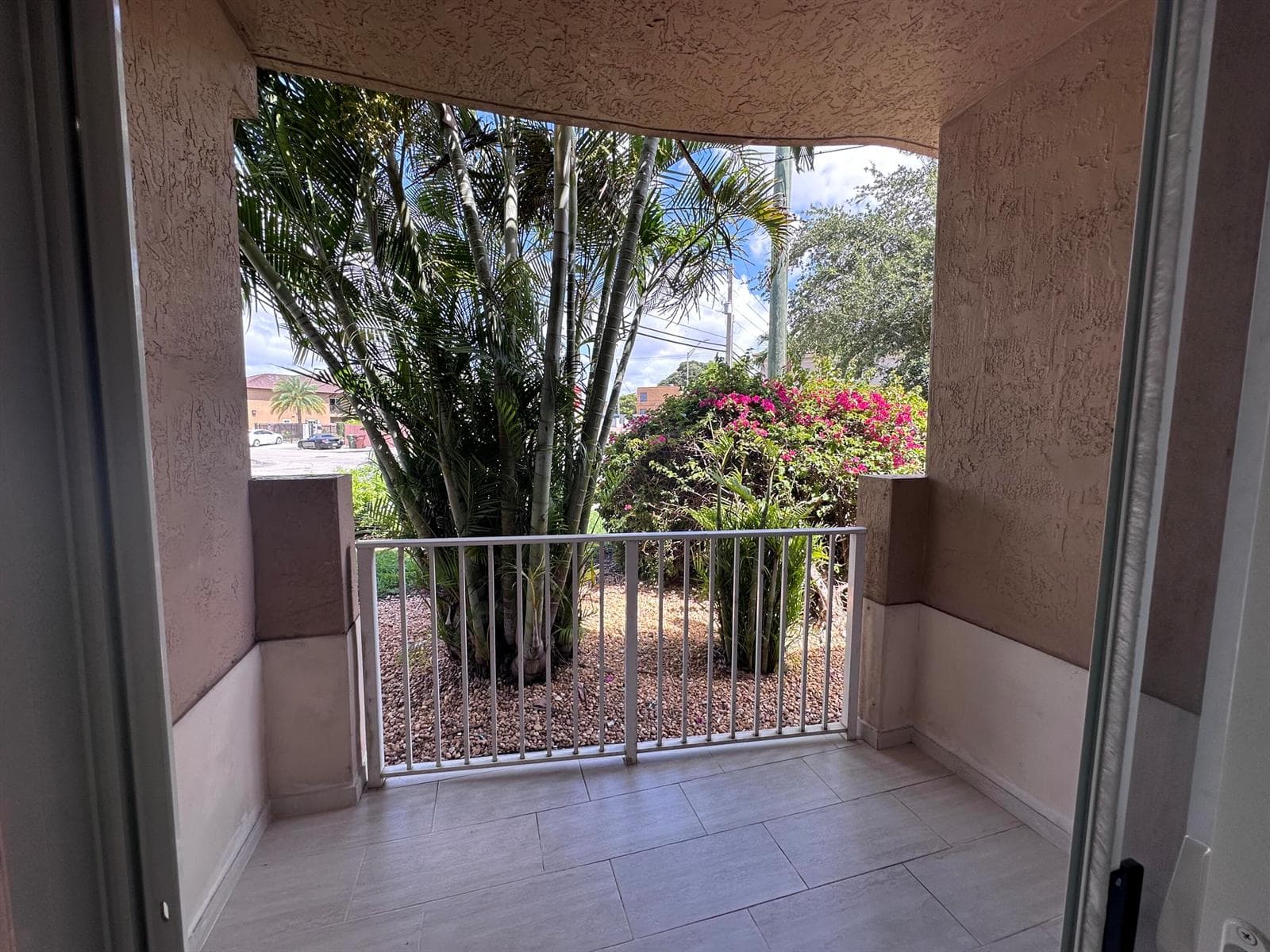 300 E 4th Street # 103, Hialeah FL 33010 — 3