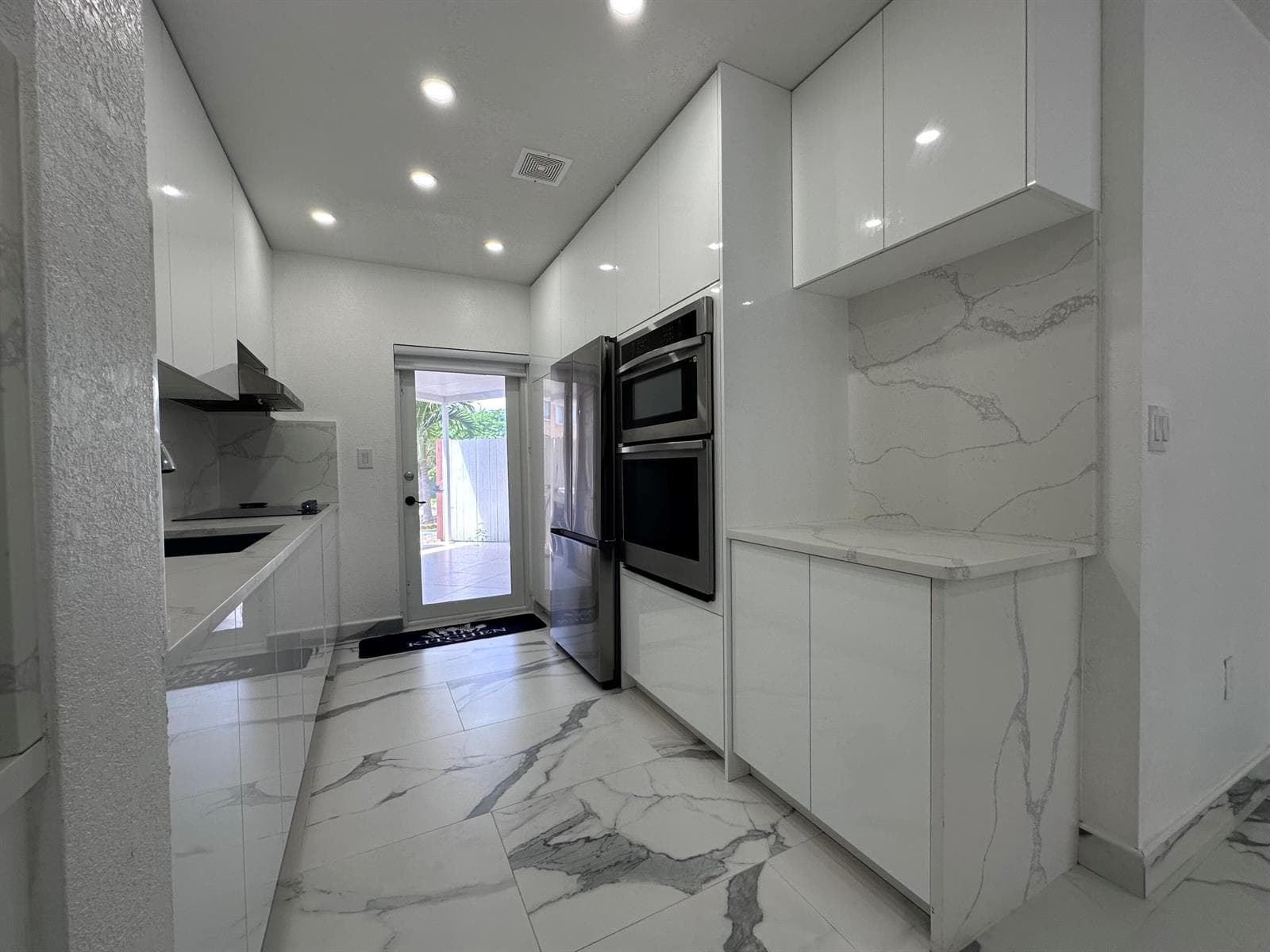 300 E 4th Street # 103, Hialeah FL 33010 — 4