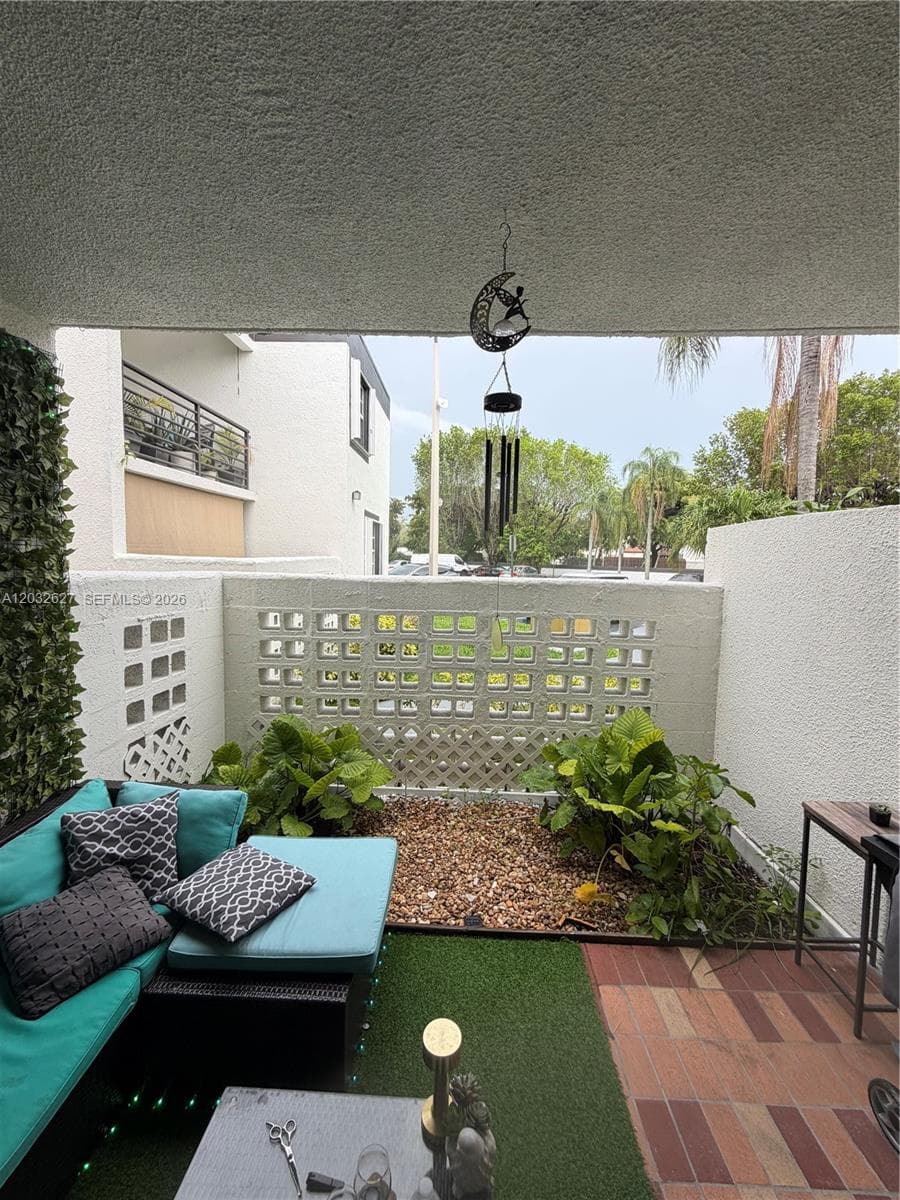 9705 Fontainebleau Blvd # B108, Miami FL 33172 — 3