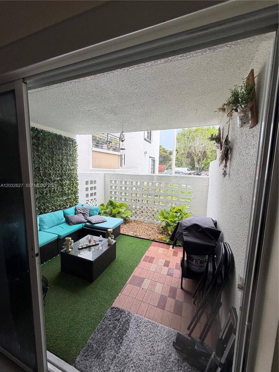 9705 Fontainebleau Blvd # B108, Miami FL 33172 — 4