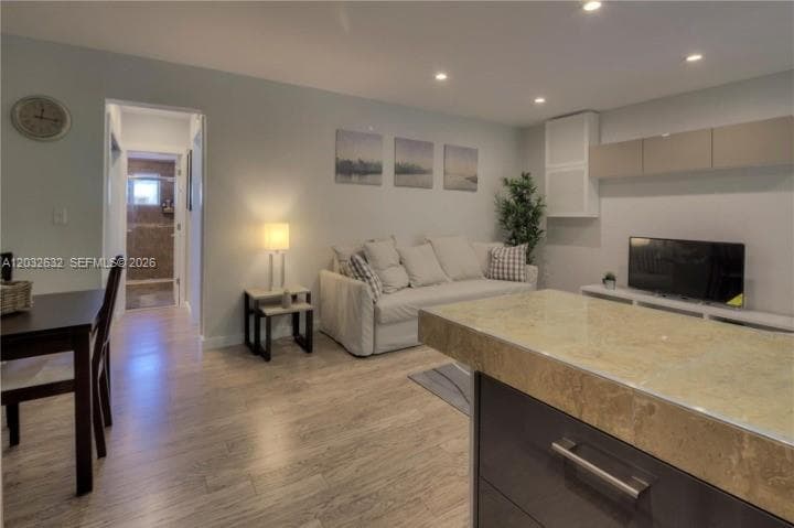659 Meridian Ave # 10, Miami Beach FL 33139 — 2
