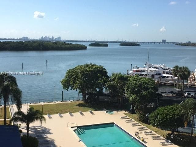880 NE 69th St # 6R, Miami FL 33138 — 7