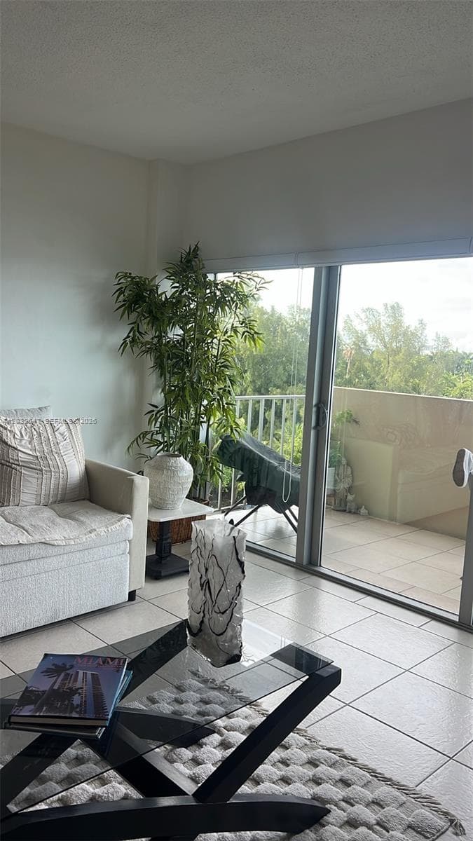 880 NE 69th St # 6R, Miami FL 33138 — 18