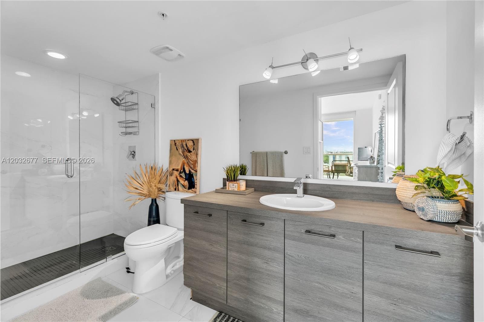 400 Sunny Isles Blvd # 1917, Sunny Isles Beach FL 33160 — 23