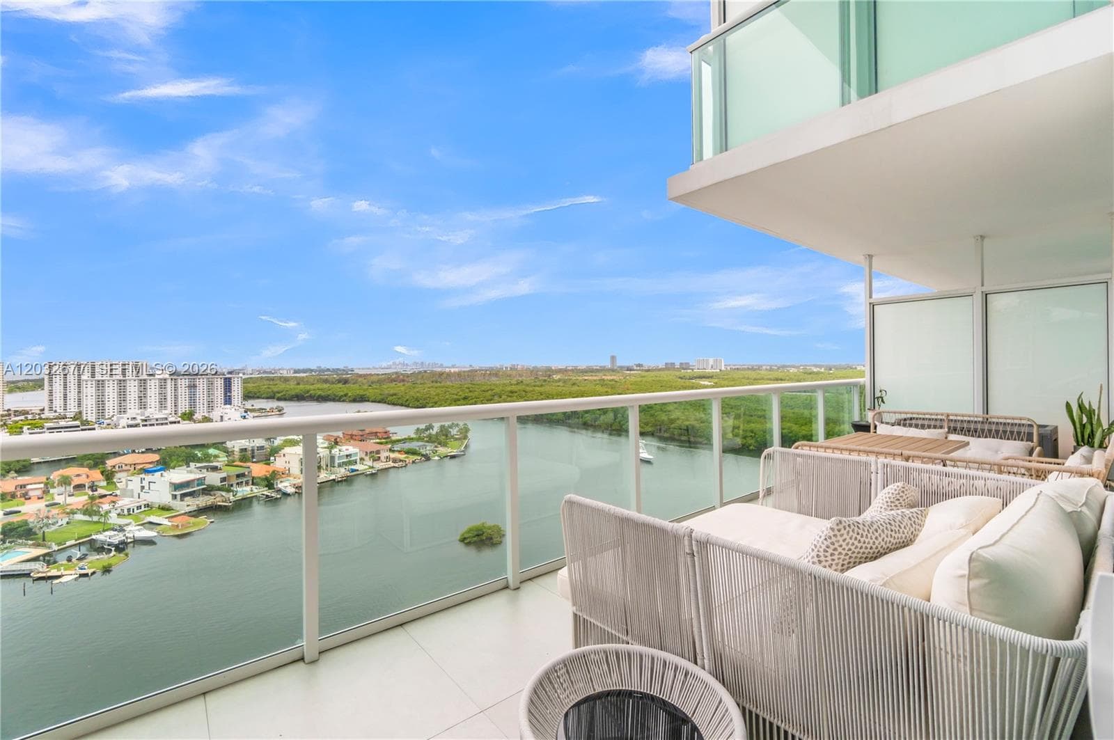 400 Sunny Isles Blvd # 1917, Sunny Isles Beach FL 33160 — 33
