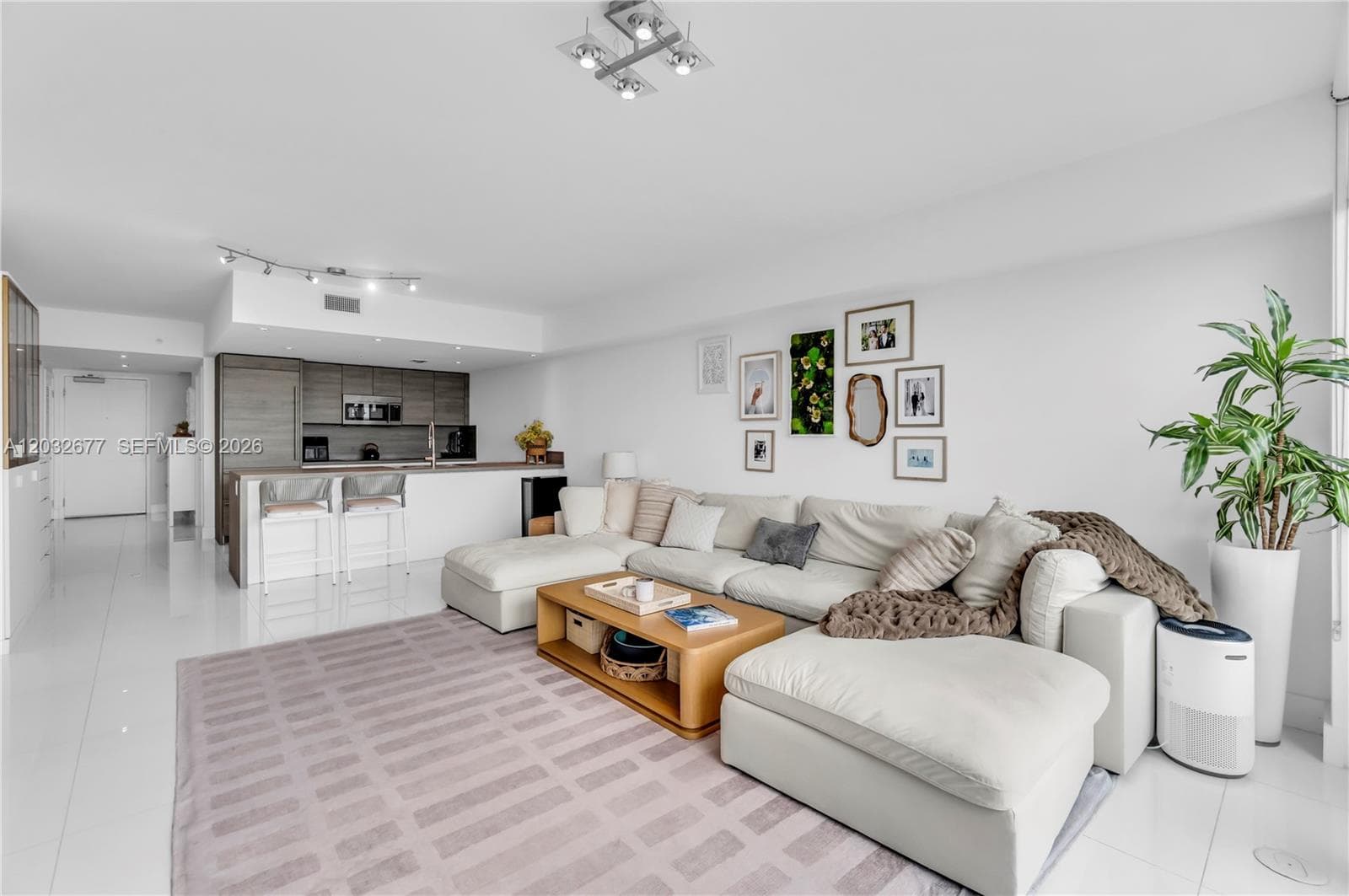 400 Sunny Isles Blvd # 1917, Sunny Isles Beach FL 33160 — 19
