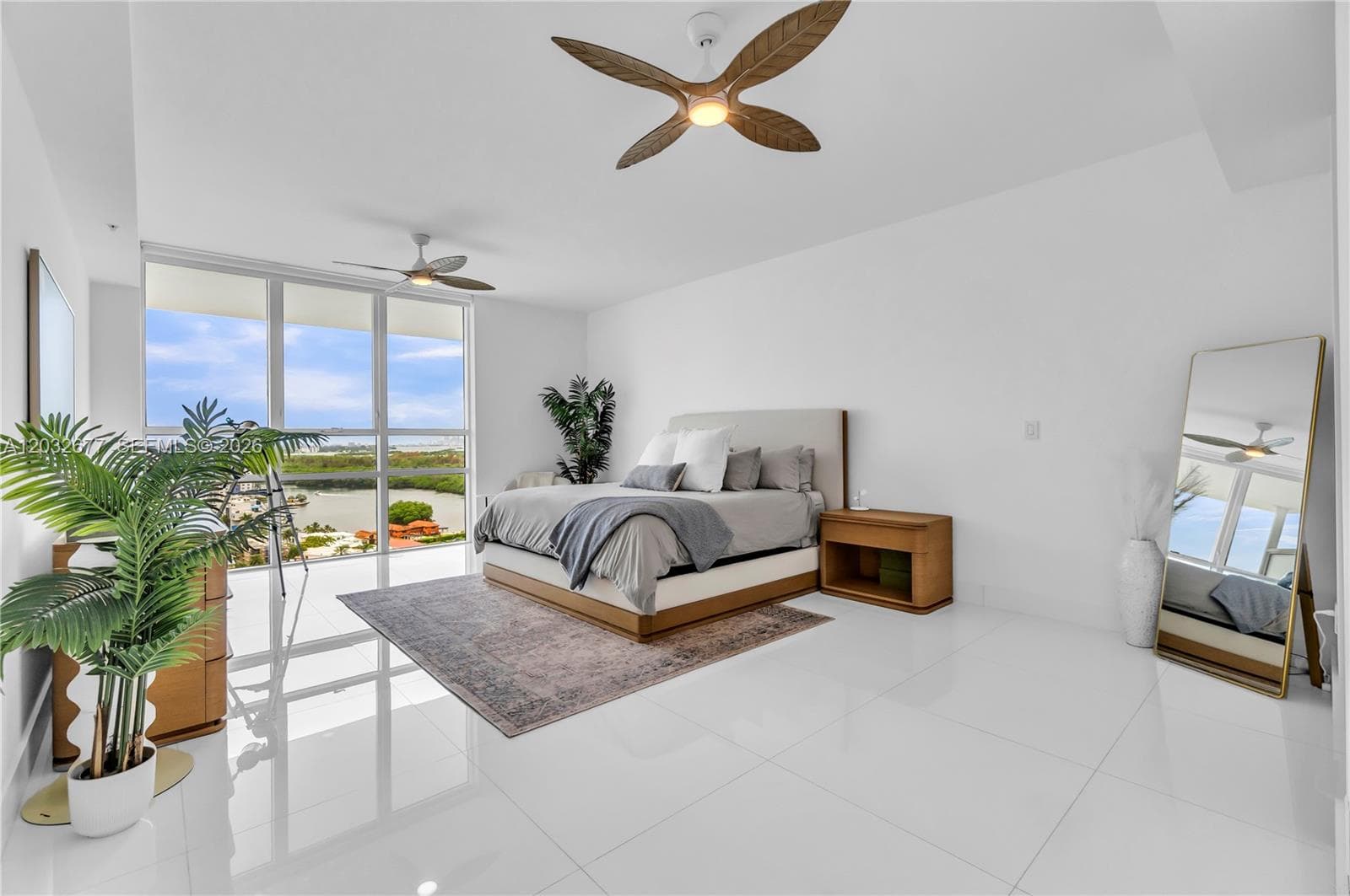 400 Sunny Isles Blvd # 1917, Sunny Isles Beach FL 33160 — 25