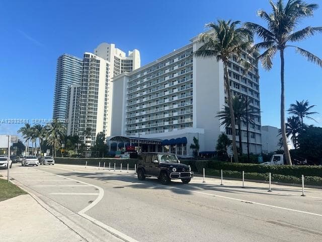 19201 Collins Ave # 1044, Sunny Isles Beach FL 33160 — 18