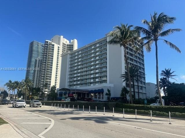19201 Collins Ave # 1044, Sunny Isles Beach FL 33160 — 19